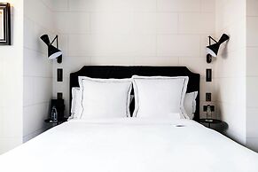 Hôtel de Berri Champs-Élysées, a Luxury Collection Hotel