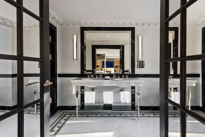 Hôtel de Berri Champs-Élysées, a Luxury Collection Hotel