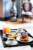 Hôtel de Berri Champs-Élysées, a Luxury Collection Hotel