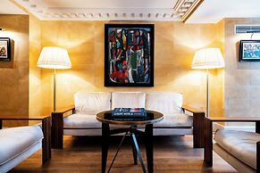 Hôtel de Berri Champs-Élysées, a Luxury Collection Hotel