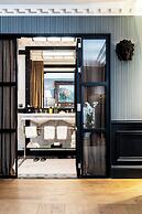 Hôtel de Berri Champs-Élysées, a Luxury Collection Hotel