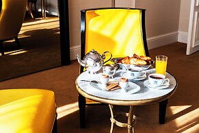 Hôtel de Berri Champs-Élysées, a Luxury Collection Hotel
