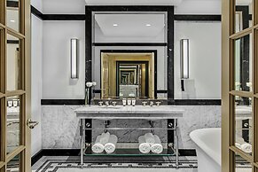 Hôtel de Berri Champs-Élysées, a Luxury Collection Hotel