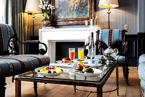Hôtel de Berri Champs-Élysées, a Luxury Collection Hotel