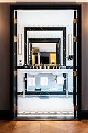 Hôtel de Berri Champs-Élysées, a Luxury Collection Hotel