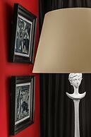 Hôtel de Berri Champs-Élysées, a Luxury Collection Hotel