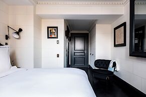 Hôtel de Berri Champs-Élysées, a Luxury Collection Hotel