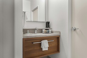 Courtyard by Marriott Louisville Airport