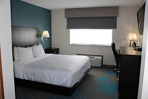 Reston Inn & Suites