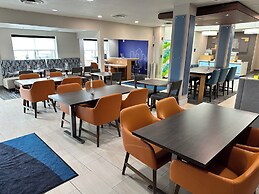 Holiday Inn Express Rochester NE- Irondequoit by IHG
