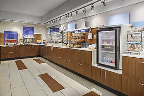 Holiday Inn Express Rochester NE- Irondequoit by IHG