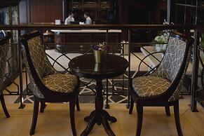 Hera Hotel