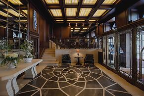 Hera Hotel