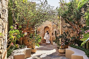 Esperanza, Auberge Collection