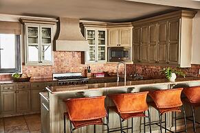 Esperanza, Auberge Collection