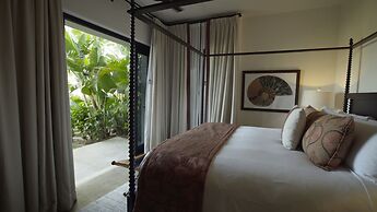 Esperanza, Auberge Collection