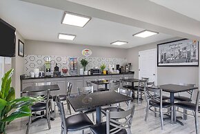 Super 8 by Wyndham Nashville West