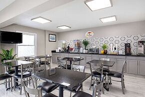 Super 8 by Wyndham Nashville West