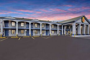 Super 8 by Wyndham Nashville West