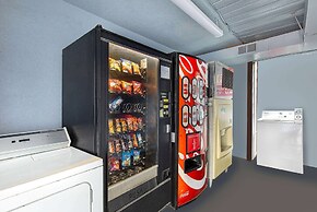 Super 8 by Wyndham Nashville West