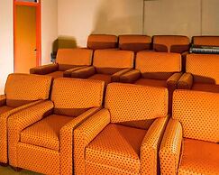 Economy Inn & Suites