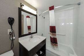 Red Roof Inn & Suites Newburgh – Stewart Airport/ West Point