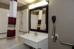 Red Roof Inn & Suites Newburgh – Stewart Airport/ West Point