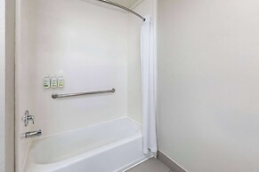 La Quinta Inn & Suites by Wyndham North Orem