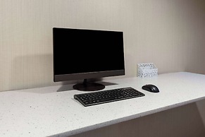 La Quinta Inn & Suites by Wyndham North Orem