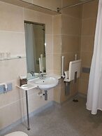 Leonardo Hotel Cardiff