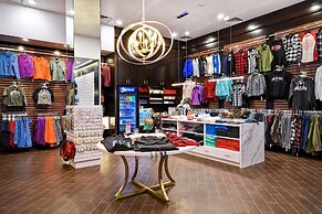 DoubleTree by Hilton Deadwood at Cadillac Jack's