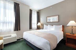 Lakeview Inns & Suites - Okotoks