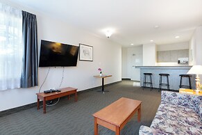 Lakeview Inns & Suites - Okotoks