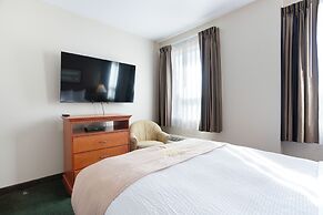 Lakeview Inns & Suites - Okotoks