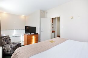 Lakeview Inns & Suites - Okotoks