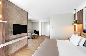 Best Western Plus Khan Hotel