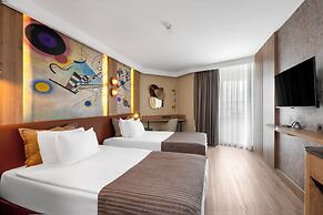 Best Western Plus Khan Hotel