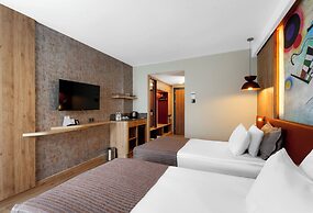 Best Western Plus Khan Hotel