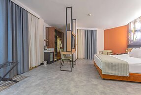 Best Western Plus Khan Hotel