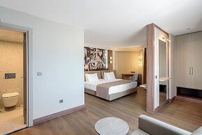 Best Western Plus Khan Hotel