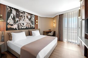 Best Western Plus Khan Hotel