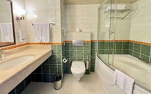 Best Western Plus Khan Hotel