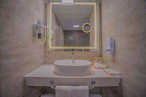 Best Western Plus Khan Hotel