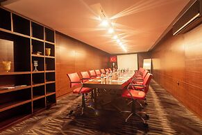 Best Western Plus Khan Hotel