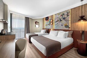 Best Western Plus Khan Hotel