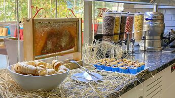 Best Western Plus Khan Hotel