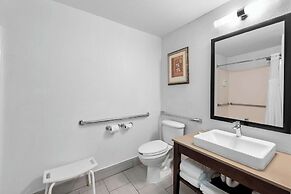 Country Inn & Suites by Radisson, Topeka West, KS