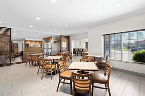 Country Inn & Suites by Radisson, Topeka West, KS