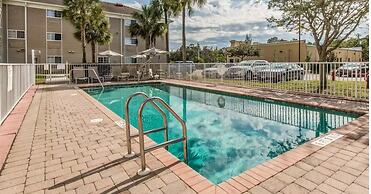 Suburban Studios Fort Myers Cape Coral