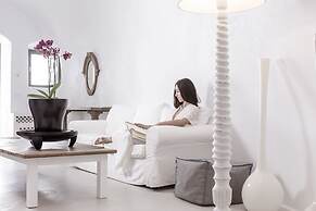 Katikies Chromata Santorini - The Leading Hotels of the World